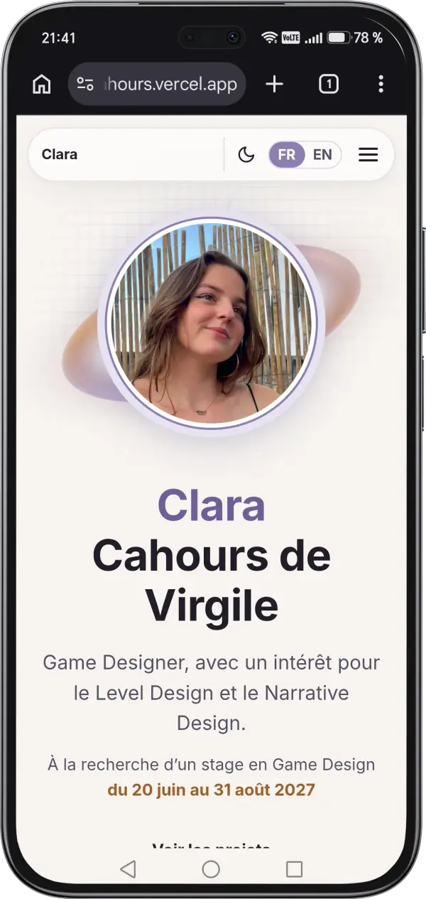 Nouveau portfolio de Clara sur téléphone : sa photo, son nom, game designer, et la période de stage recherchée, du 20 juin au 31 août 2027.